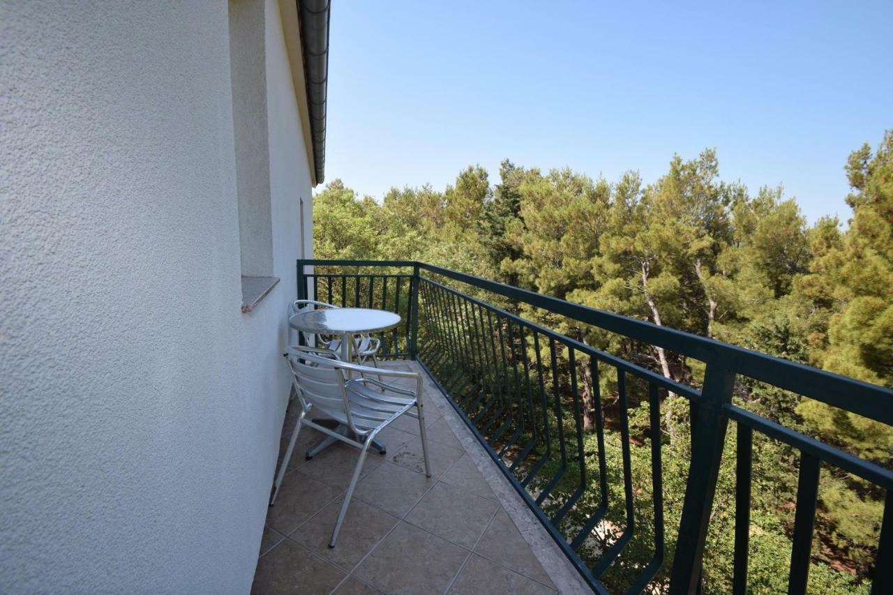 Apartments Nina Starigrad Paklenica Exterior foto