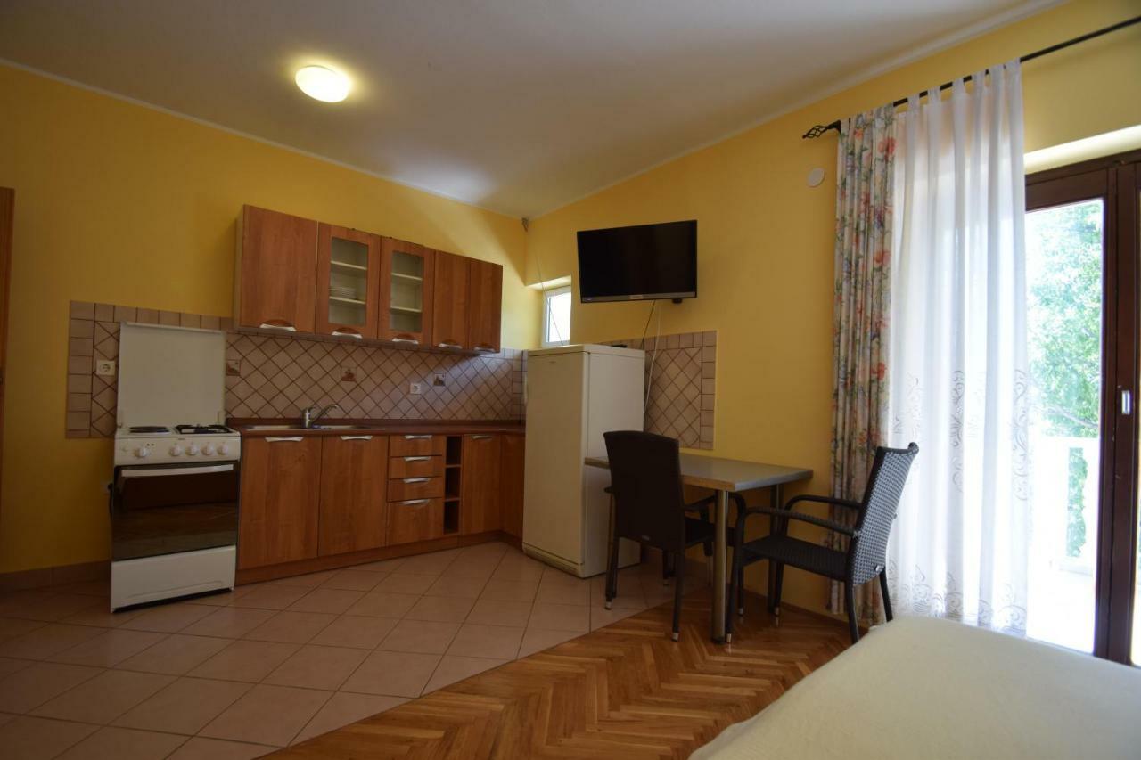Apartments Nina Starigrad Paklenica Exterior foto