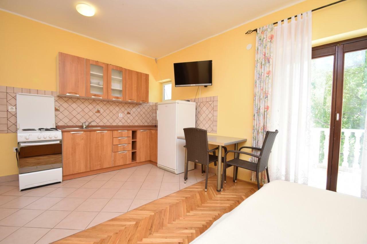 Apartments Nina Starigrad Paklenica Exterior foto