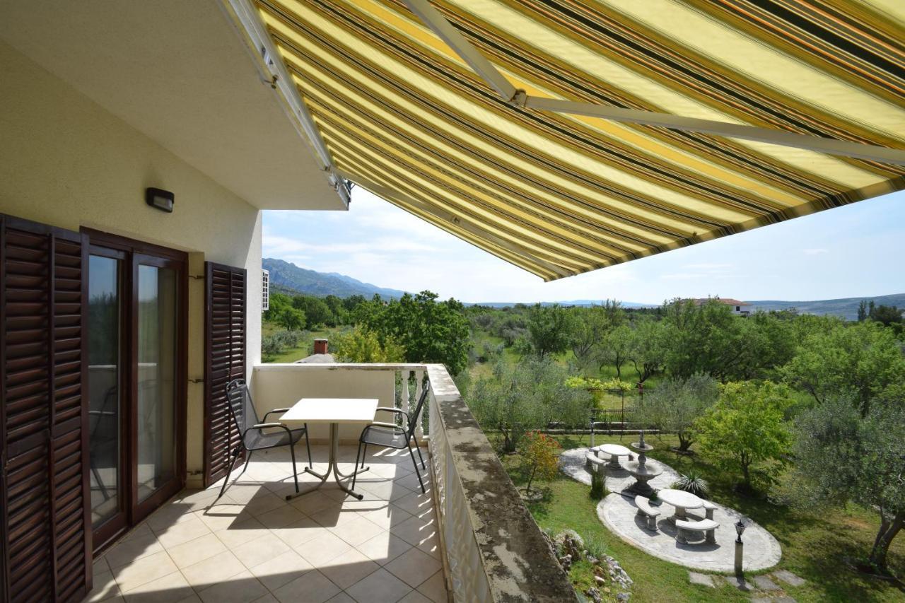 Apartments Nina Starigrad Paklenica Exterior foto