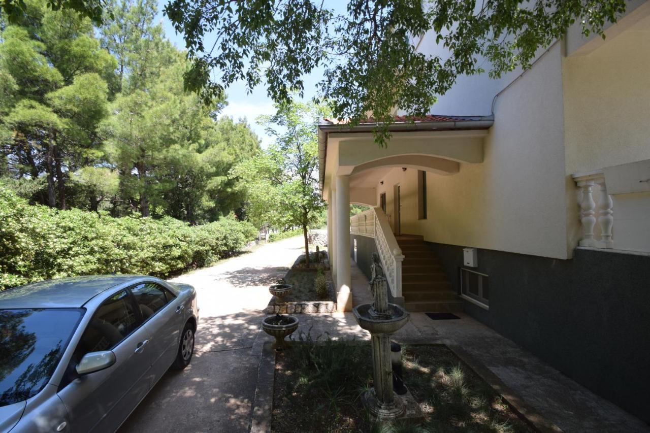 Apartments Nina Starigrad Paklenica Exterior foto